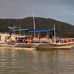 Unser Boot. Etwas klein für 14 aber ok.