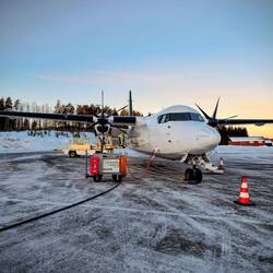 Unser Flieger nach Lyksele in Lappland. Wir waren etwa 12 Passagiere und ein Hund.