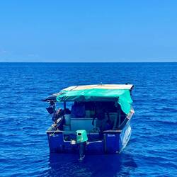Fischverkäufer auf dem Meer