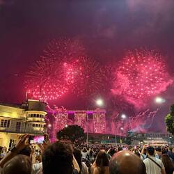 Der Platz füllt sich