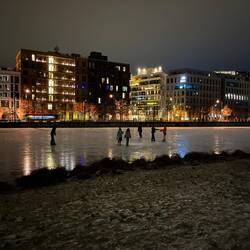 The crazies on the ice