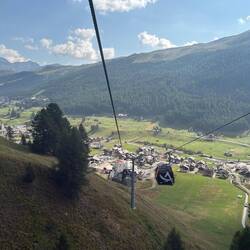 Auffahrt zum Carosello mit Blick auf Livigno