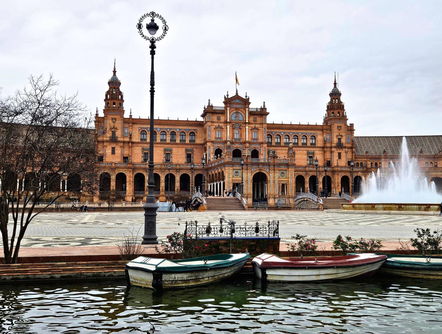 Canal and Plaza de Espana