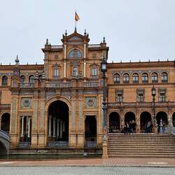 Main building Plaza de Espana