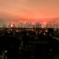 ....organisiertes Feuerwerk über Melbourne 🎇🎆