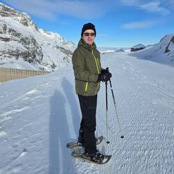 Schneeschuhwanderung über die gesperrte Piste zur Mittelstation