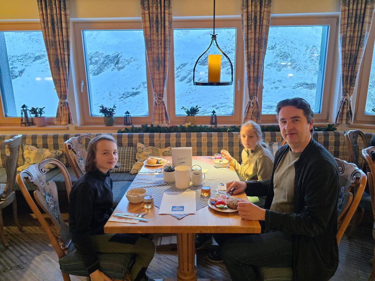 Beim Frühstück mit Aussicht