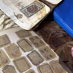 On the left: Small love poems sent to your loved one