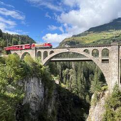 Solis-Viadukt. Tunnel und Brücken können die Schweizer bauen