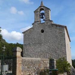 Kapelle Saint Martin 12.Jh, speziell es gibt kein Eingangsportal nur eine schlichte Seitentüre