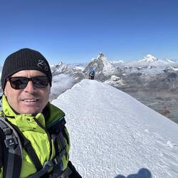 auf dem 4.164 m hohen Breithorn, hinter mir das Matterhorn