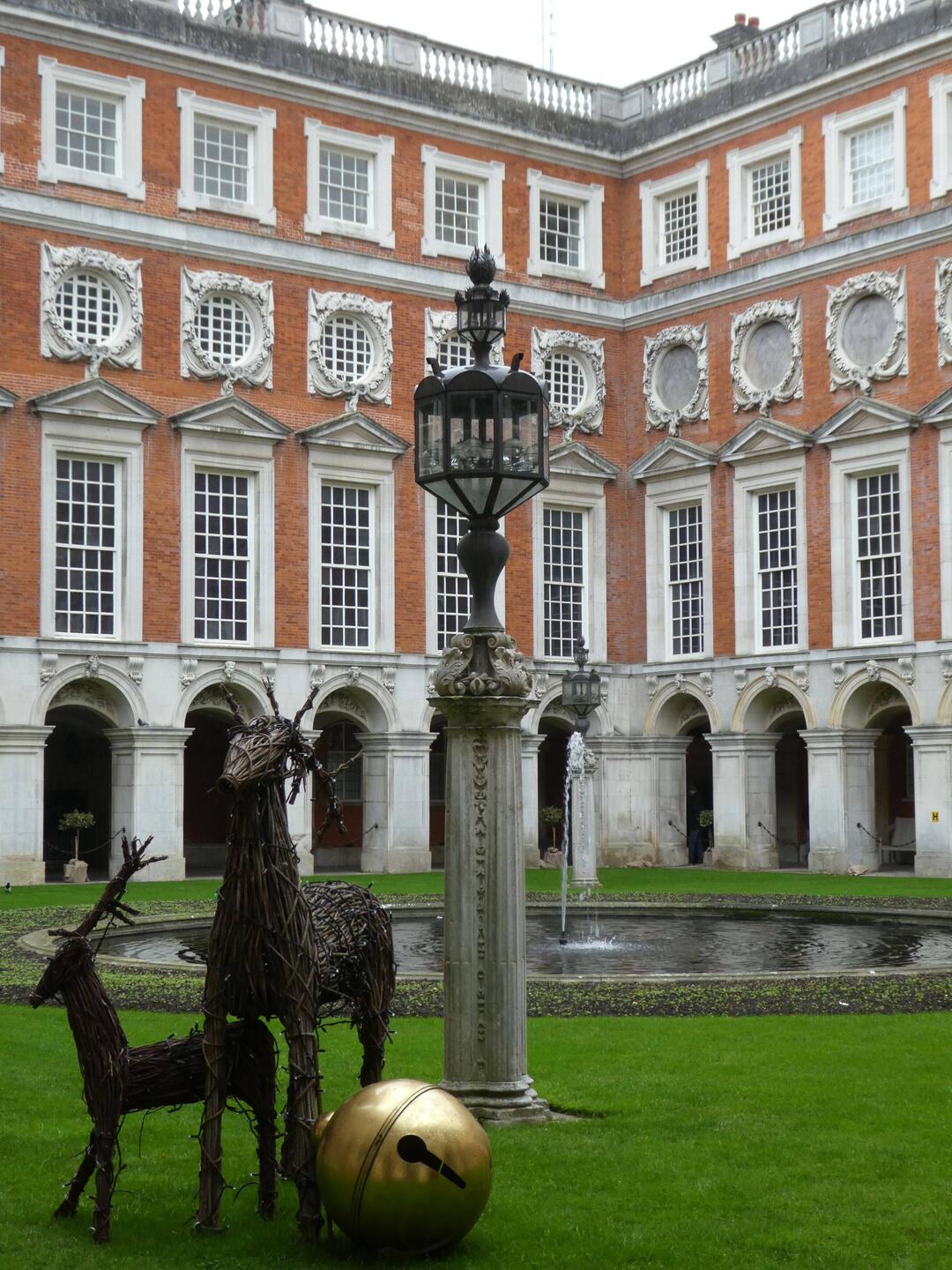 Fountain Court, Hampton Court Palace