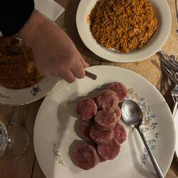 Dann gab's noch einen Mitternachts Snack: Schwein und Linsen