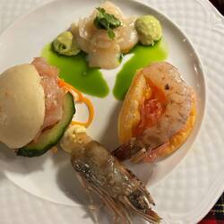 Es war sooooo gut! Caruso Garnelen, Mini-Burger mit Tonno, Jakobsmuschel.