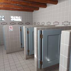 Da sitzt man und die Wände sind max. 1,40 Meter hoch 🫣