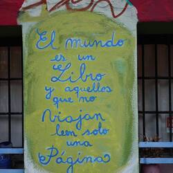 Die Welt ist ein Buch und diejenigen, die nicht reisen, lesen nur eine Seite.