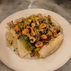 Leeks with hazelnuts