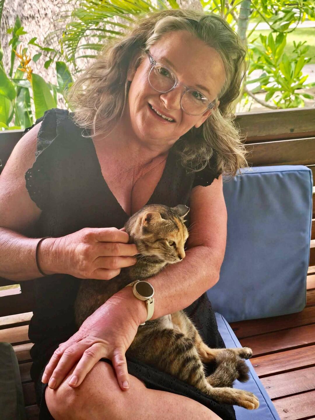 mama puss doesn't mind a cuddle either!