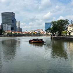 Blick von der Anderson Bridge auf den Singapore River