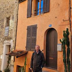 ... wirkt alles romantische-lieblich statt mittelalterlich-düster.