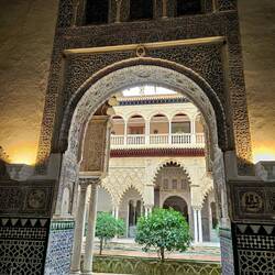 Moorish-style doorway decorations and architecture