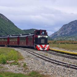 Touristenbahn im Nationalpark