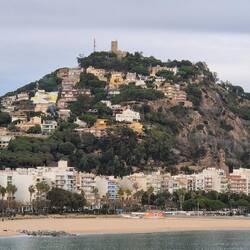 Vom Felsen mit Blick auf einer der vielen "Bettenburgen".