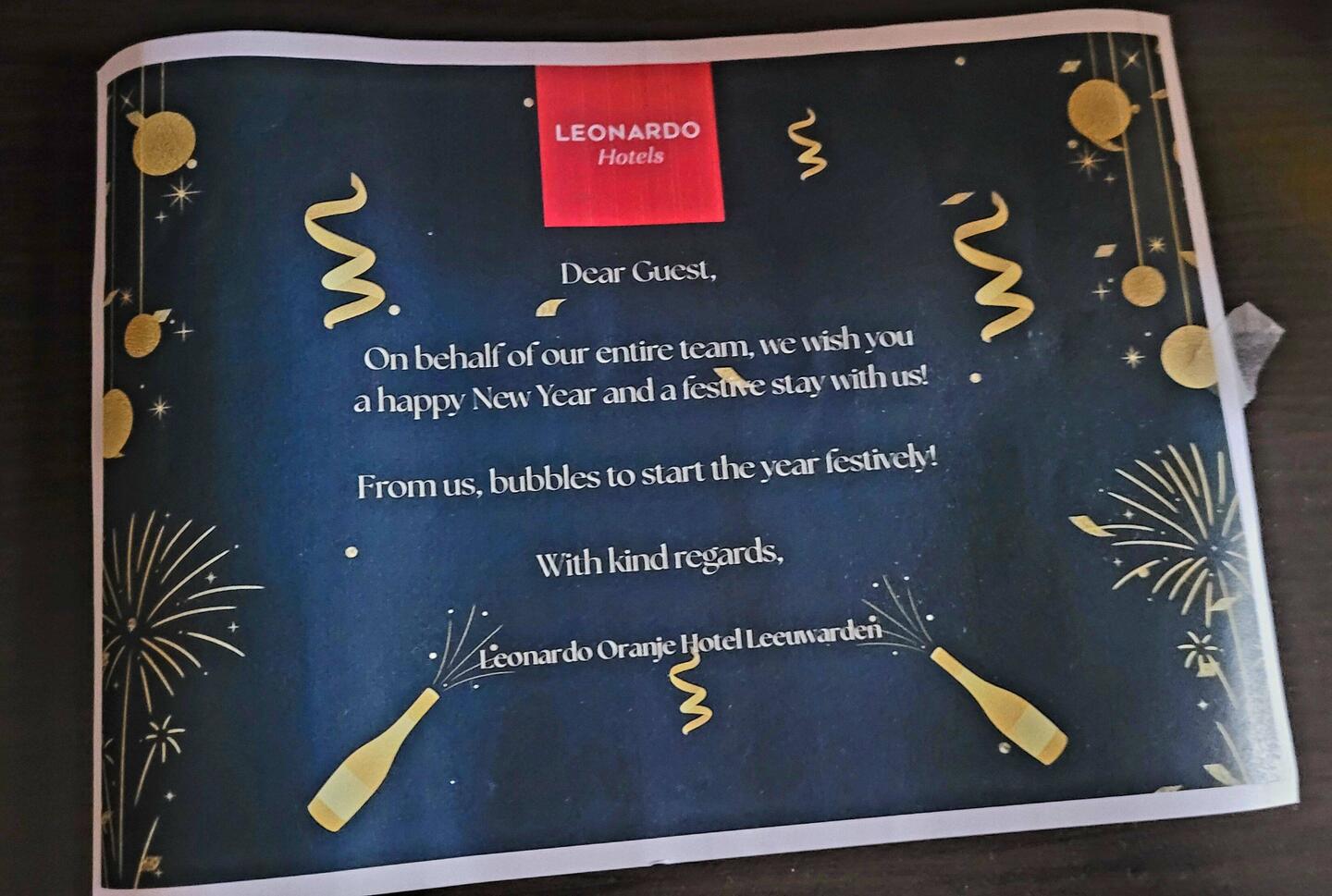 Neujahrsgrüsse und Bubbles aka Prosecco vom Hotel 🤩🙃.