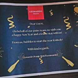 Neujahrsgrüsse und Bubbles aka Prosecco vom Hotel 🤩🙃.