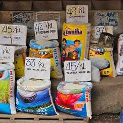 0.5€ - 1€ pro kg Reis!!! Was bekommt dann der Bauer???