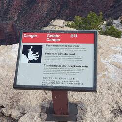 Die Überschrift haben Sie nicht so gut hinbekommen, der Text geht.