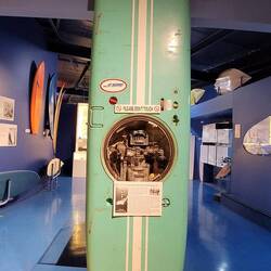 Surfbrett mit Motor.Hat sich aber nicht durchgesetzt🤷‍♀️