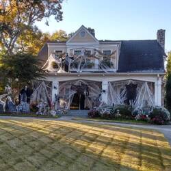 Helloween-Haus in Atlanta. Die spinnen, die Amis.