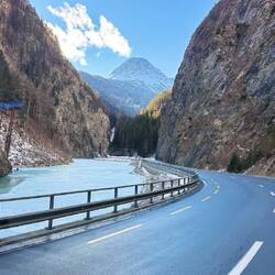 Entlang am halb zugefrorenen Inn
