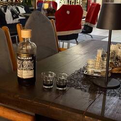 Mussten wir degustieren: finnische Spezialität, Lakritzschnaps🥴