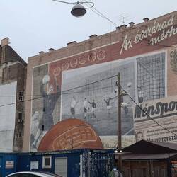 Das Spiel des Jahrhunderts (Rumbach Sebestyén utca 10): Ein fast 1000 m² großes Mural von Neopaint,