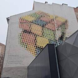 Rubik’s Cube Eine Hommage an den ungarischen Erfinder Ernő Rubik, bestehend aus