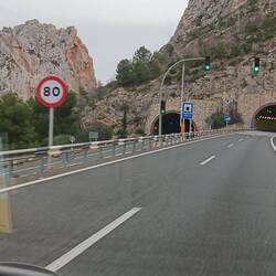 Weiter durch die Berge.