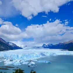 4km breit, 70m hoch, 26km lang