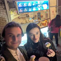 Nachts noch ein paar Dumplings mit Lotta