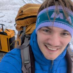 Ich mit meinem Gepäck unterwegs. Nach Tampere