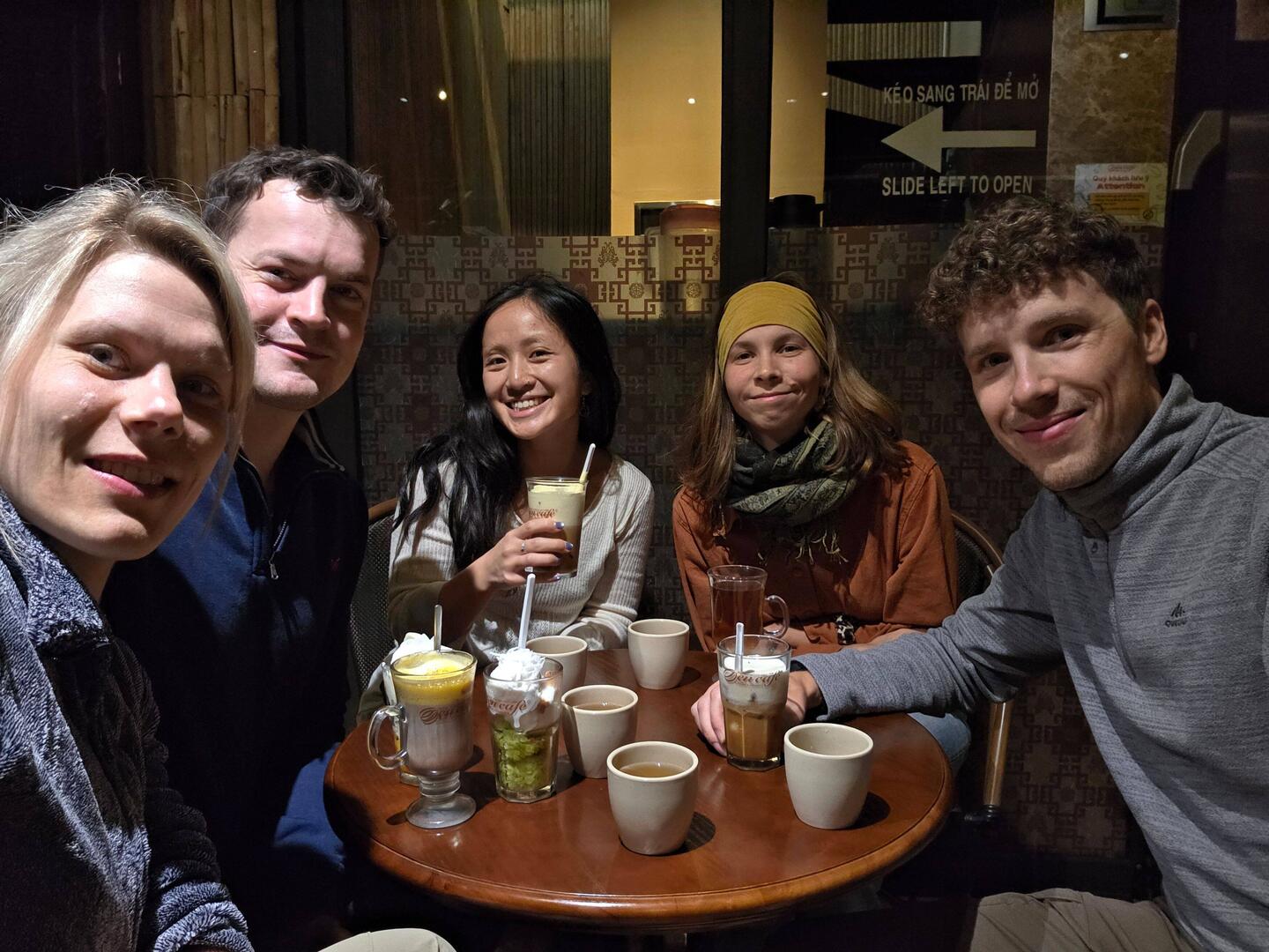 Coffee & dessert at Ny's uncle's café