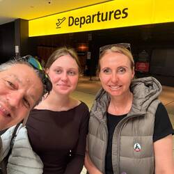 ...kurz vor dem Sicherheitscheck😇