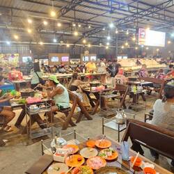 Angeblich bestes Essen in Phuket, was aber total voll war.