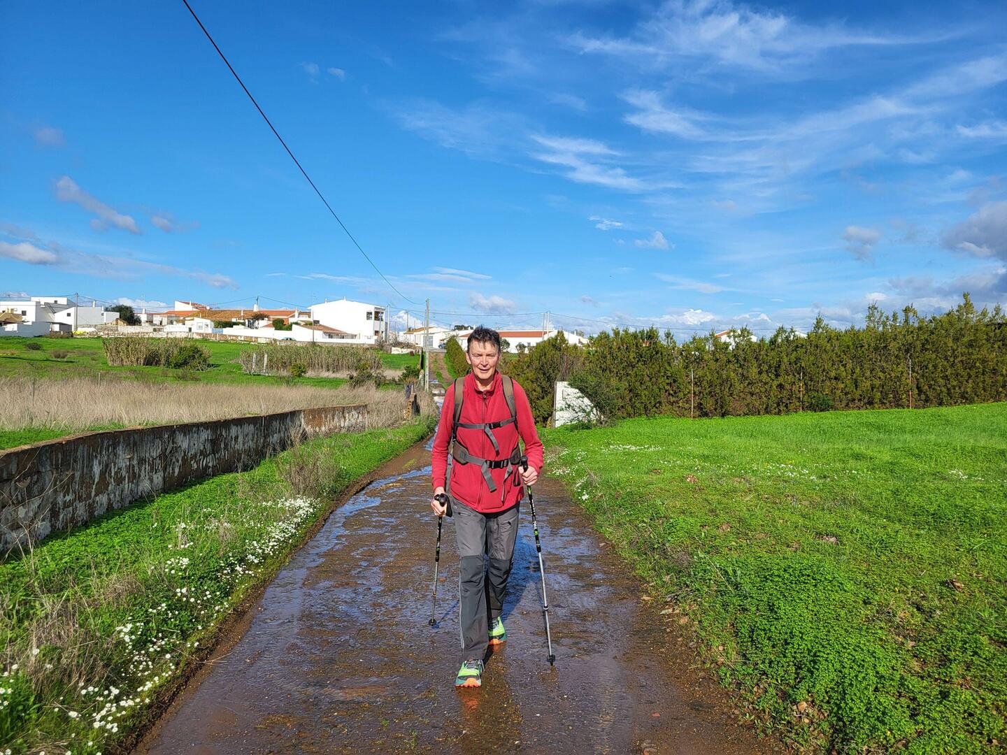 Wir verlassen das Dorf Azinhal.