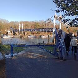 Teddington Lock footbridge to Swan Island