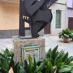 Impressionen der Altstadt, hier Erinnerung an die Spitzenklöpplerinnen von Blanes.