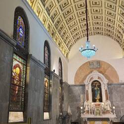 in der Kathedrale im Seitenschiff