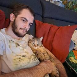 Jemand ist froh sind wir wieder zuhause 🐱