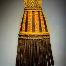 Traditional woven comb worn by men in the Solomons to indicate rank and status ... Barbier-Mueller.